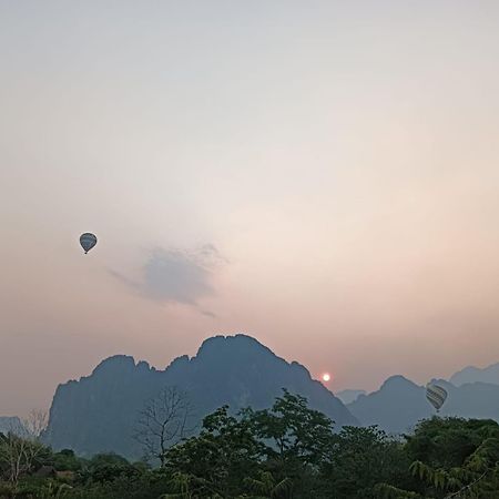Bountang Mountain View Riverside Hotel Vang Vieng Eksteriør bilde