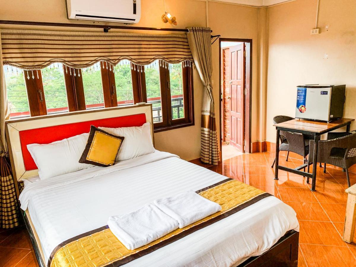 Bountang Mountain View Riverside Hotel Vang Vieng Eksteriør bilde