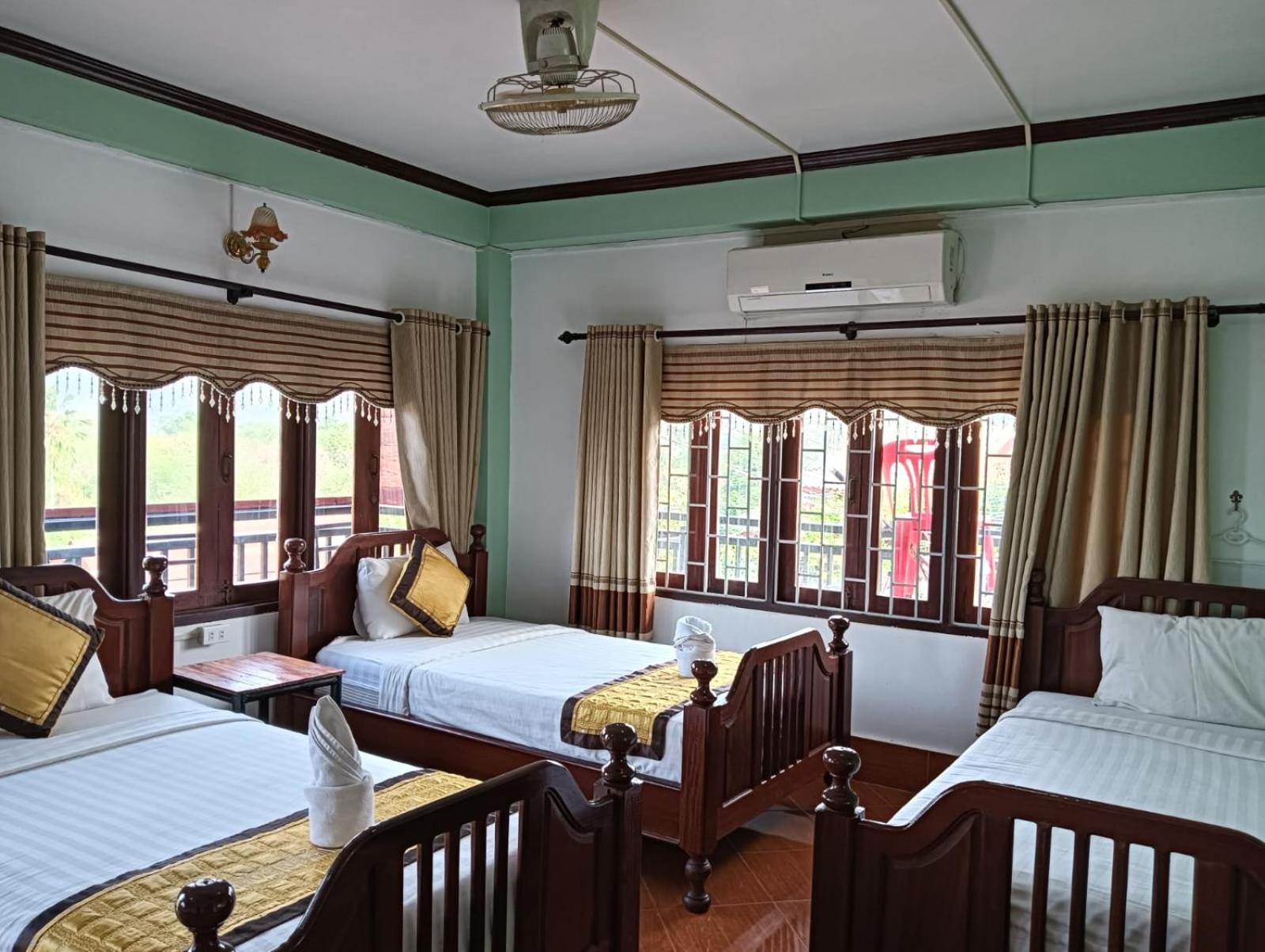 Bountang Mountain View Riverside Hotel Vang Vieng Eksteriør bilde